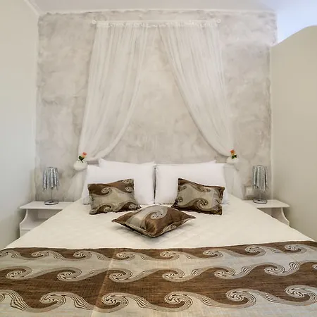 Pantheon Lägenhetshotell Agios Georgios (Santorini)