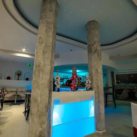 Lägenhetshotell Pantheon Agios Georgios (Santorini)