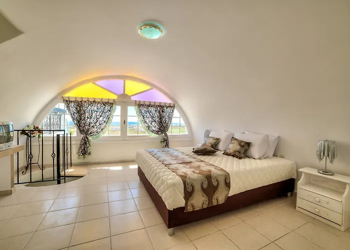 Pantheon Agios Georgios (Santorini)