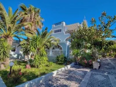 Pantheon Apartahotel Agios Georgios (Santorini)