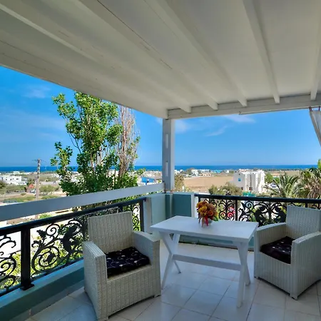 Pantheon Apartahotel Agios Georgios (Santorini)