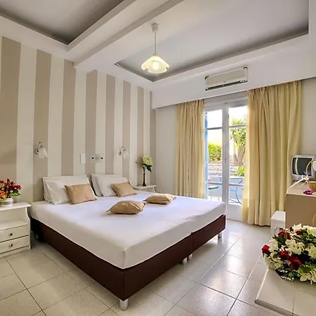 Pantheon 4* Agios Georgios (Santorini)