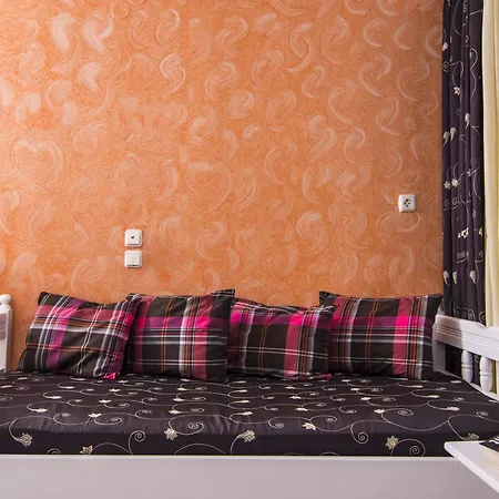 Pantheon Apartahotel Agios Georgios (Santorini)