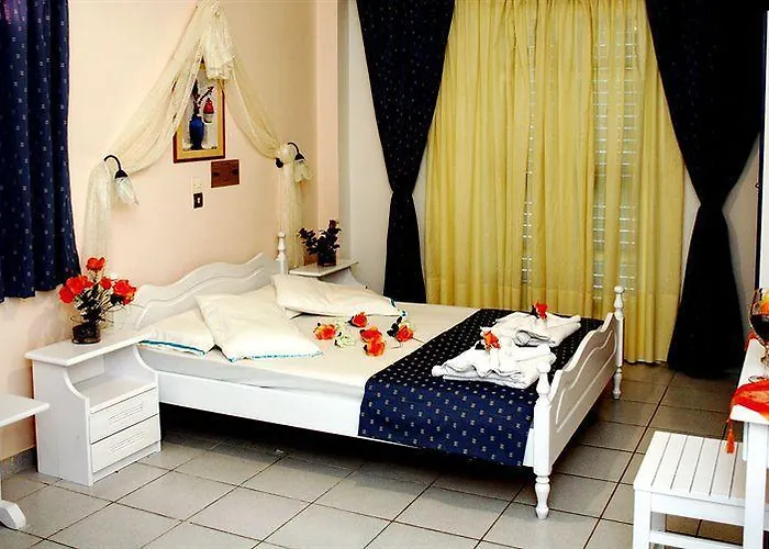 Pantheon 4* Agios Georgios (Santorini)